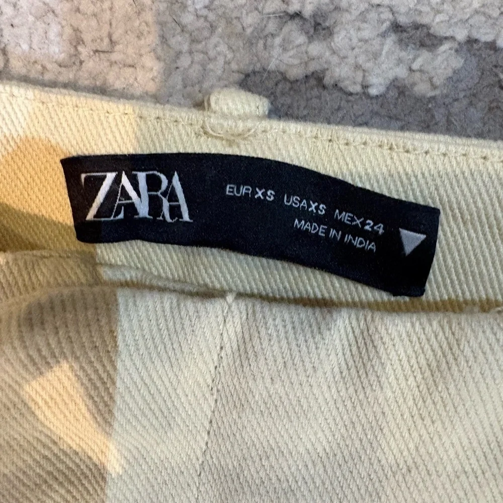 Zara Highrise Wide Leg Cuffed Light Butter Yellow Jeans Size Extra Small Cotton - Picture 9 of 12